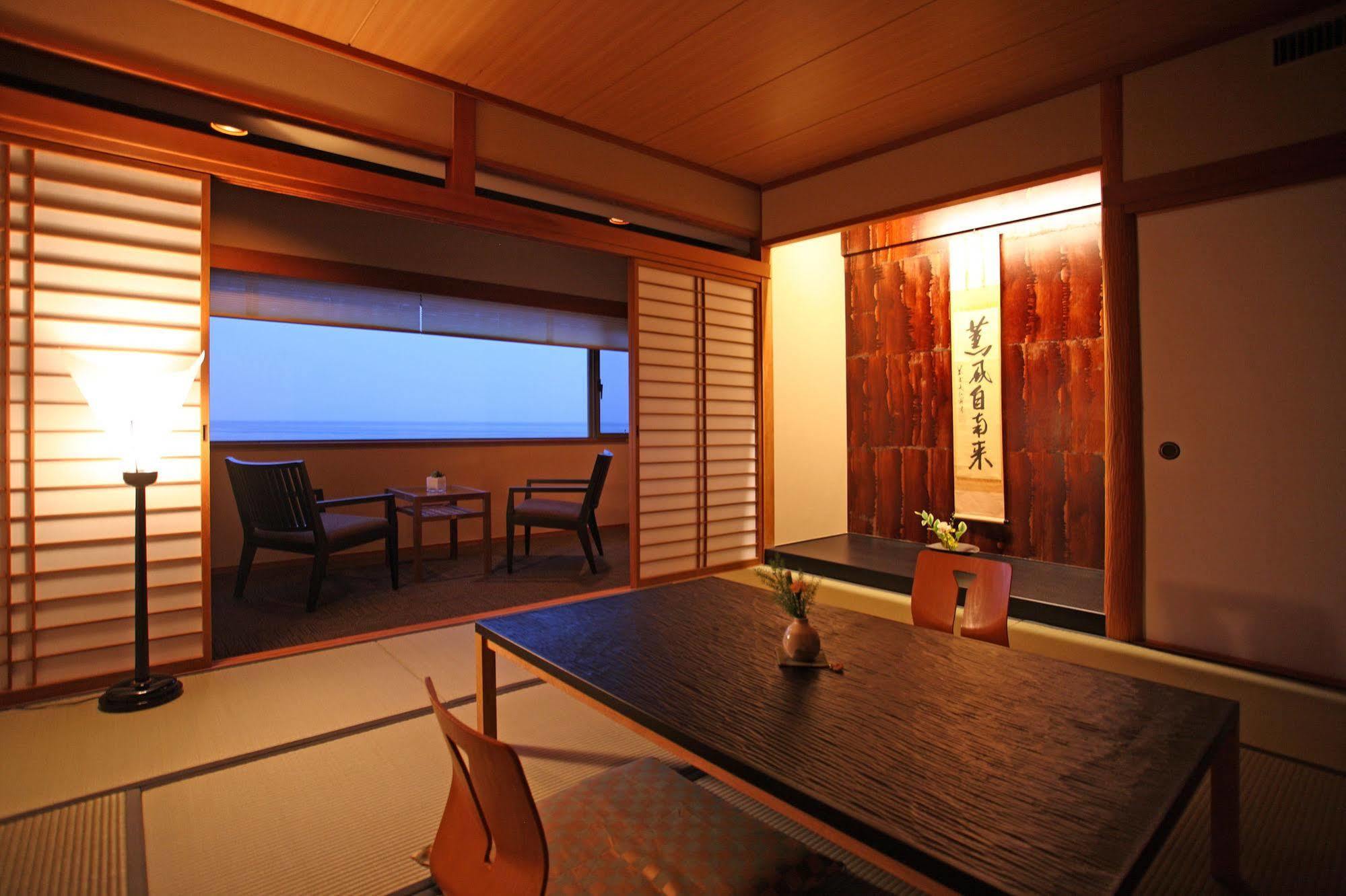 Sumoto Awaji International Hotel The Sunplaza מראה חיצוני תמונה